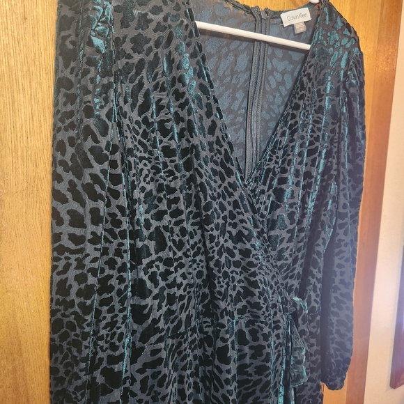Calvin Klein Green Velvet Leopard Print Dress Size 8 - Picture 4 of 12